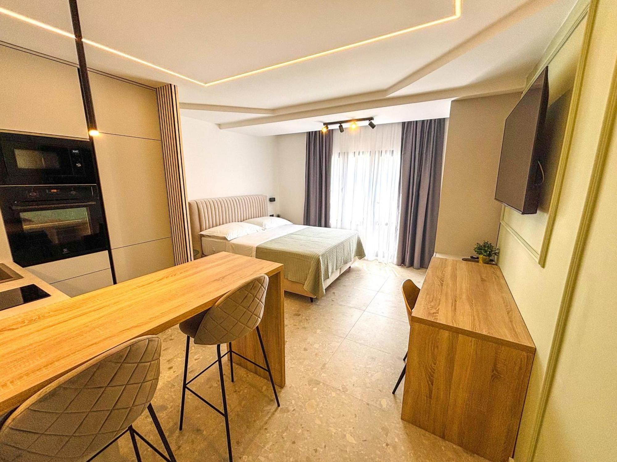 Marthinis Luxury Suites Split Exteriör bild